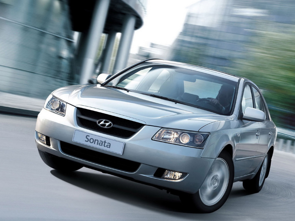 Хендай Соната в движении