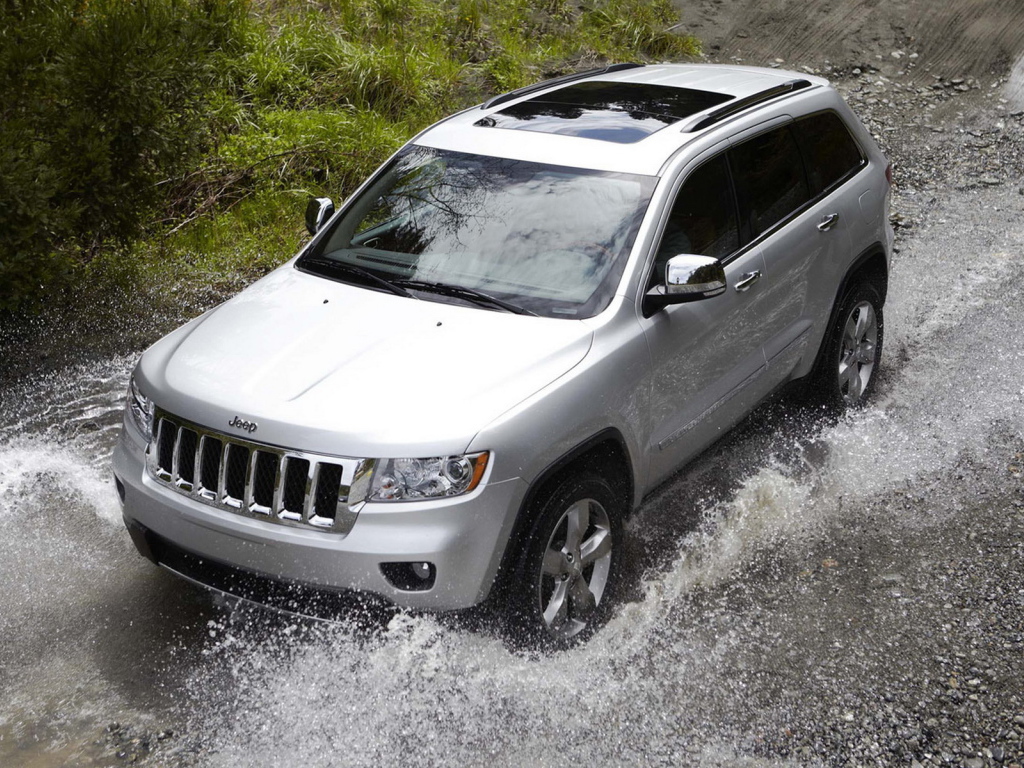 Джип Гранд Чероки на бездорожье