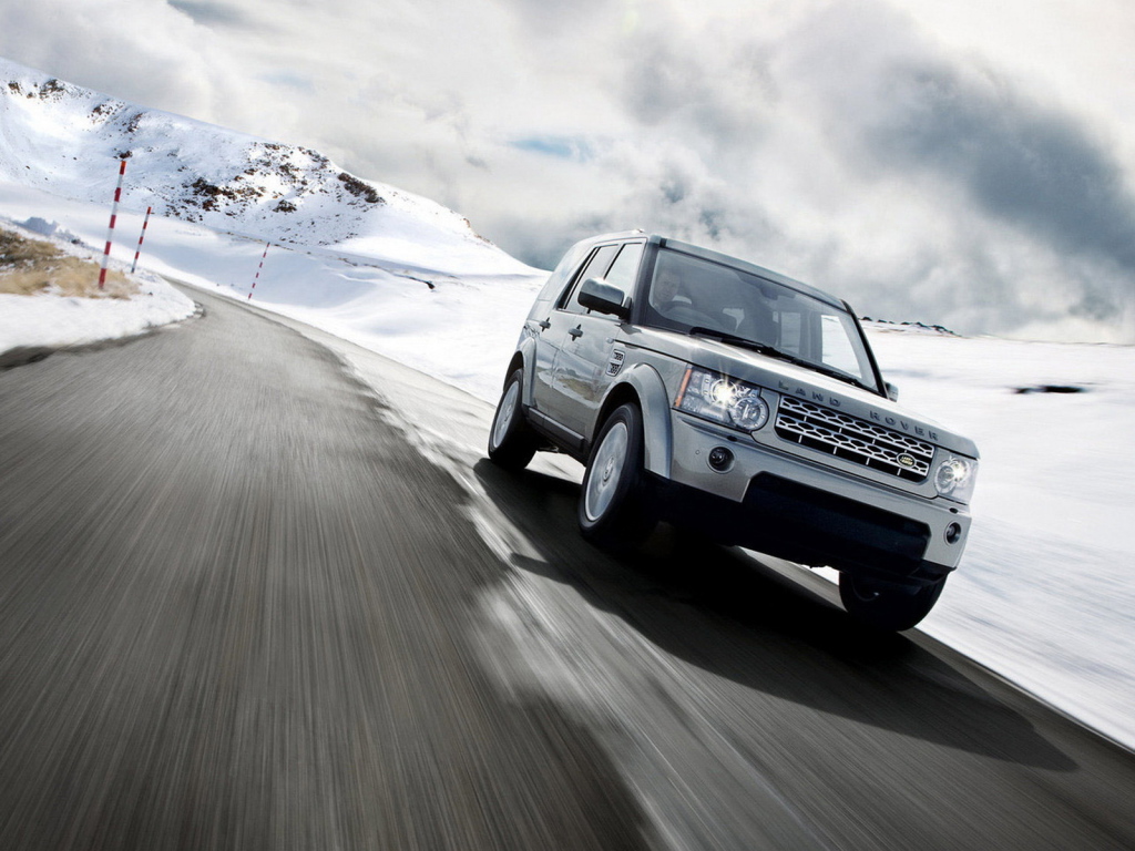 Land Rover Discovery на трассе