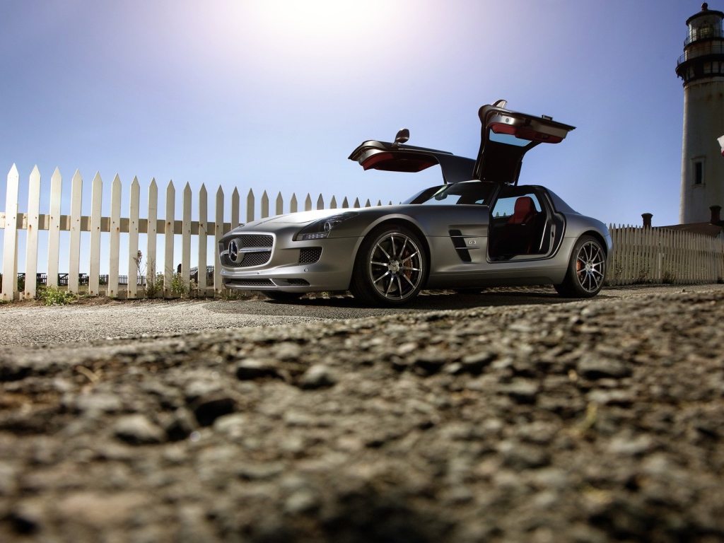 Мерседес у маяка