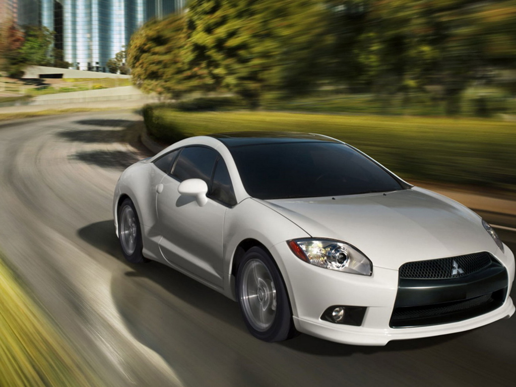 белый Митсубиши Эклипс