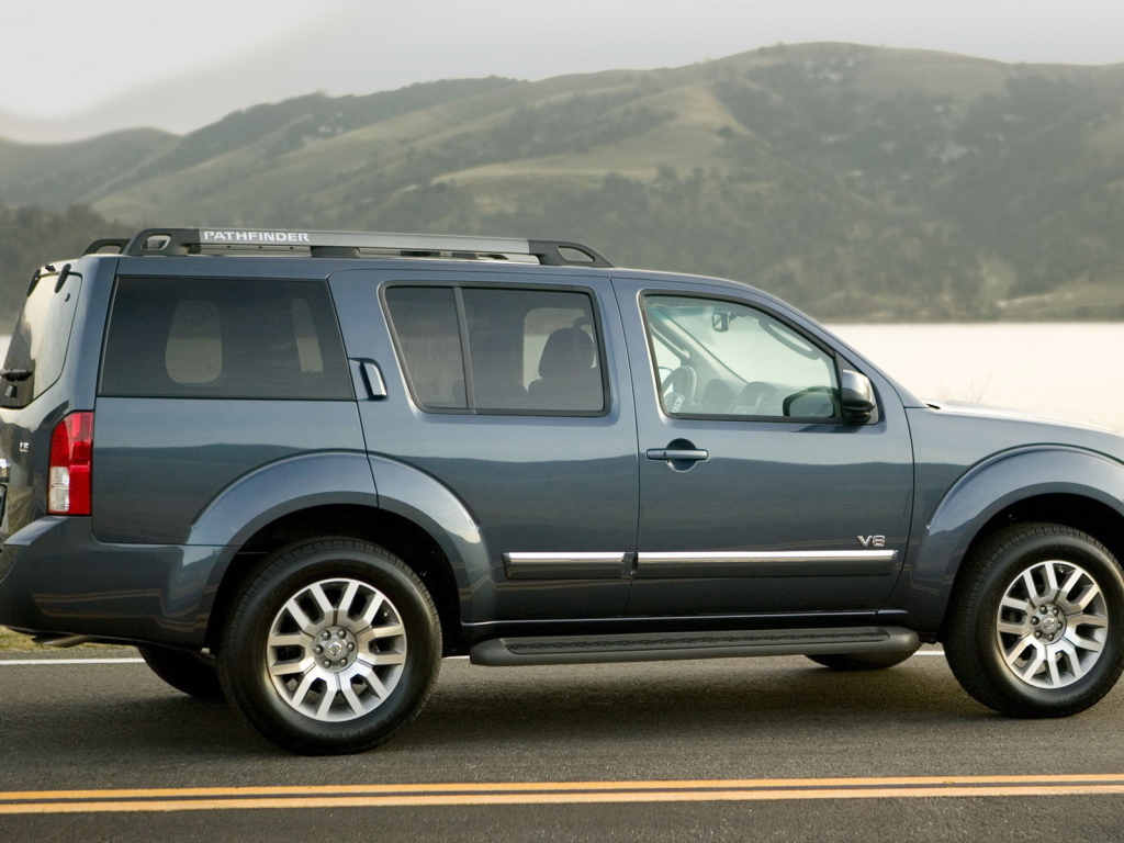 роскошный Ниссан Патфайндер