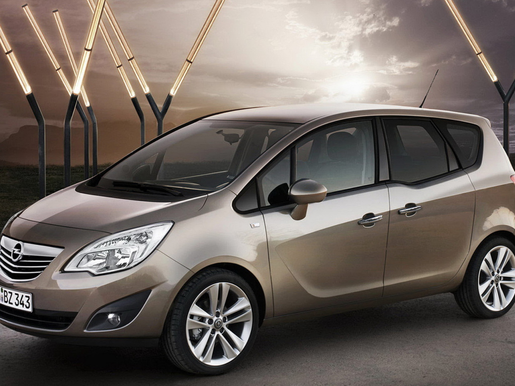 Опель Мерива на рассвете