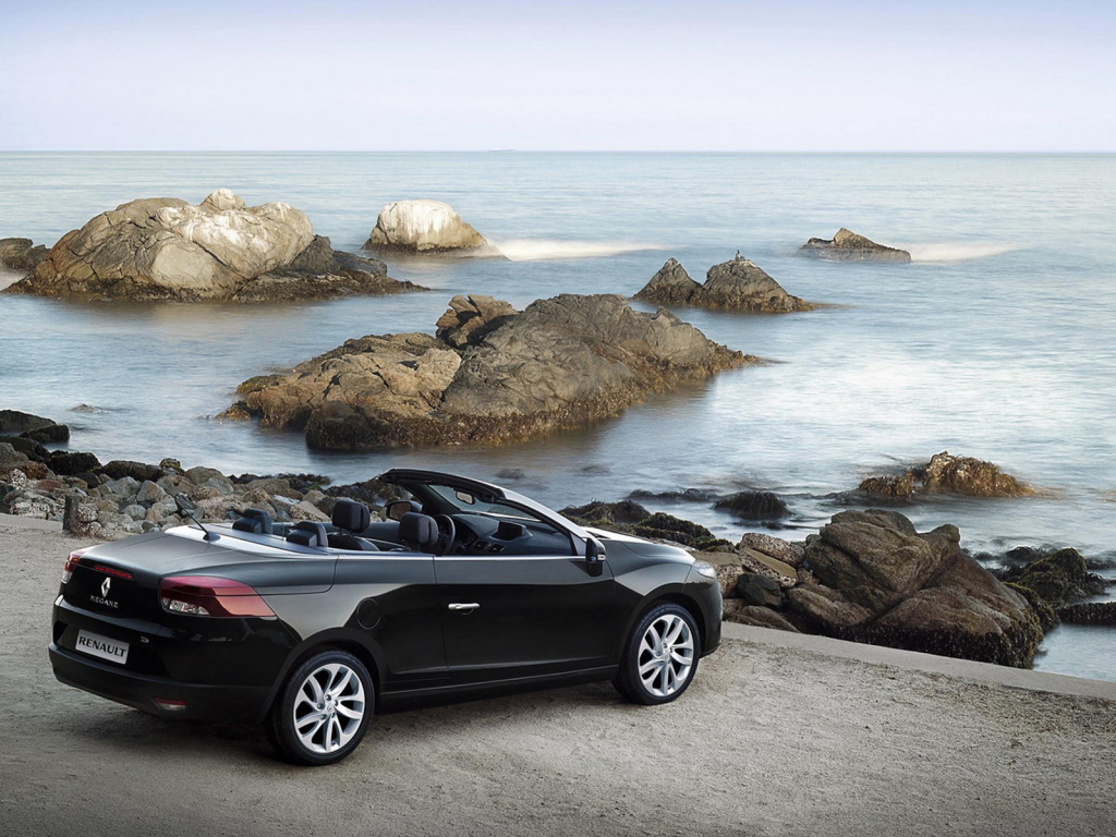 Renault Megane Coupe Cabriolet на побережье