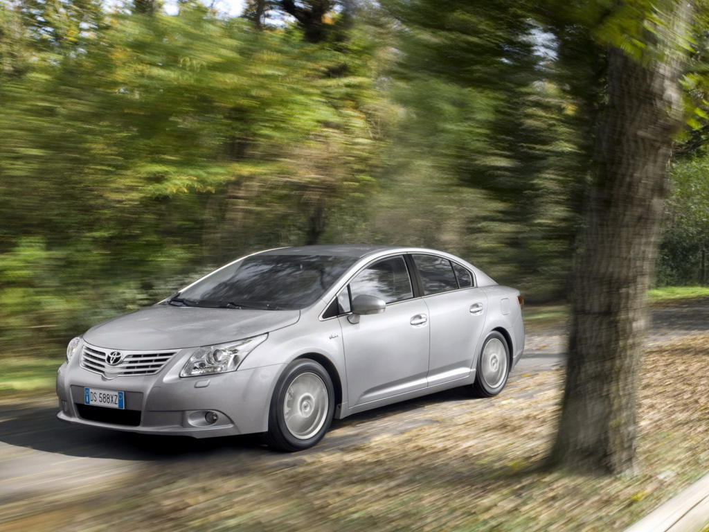 Тойота Авенсис