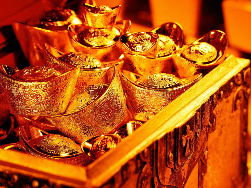 Сундук с золотыми вещами