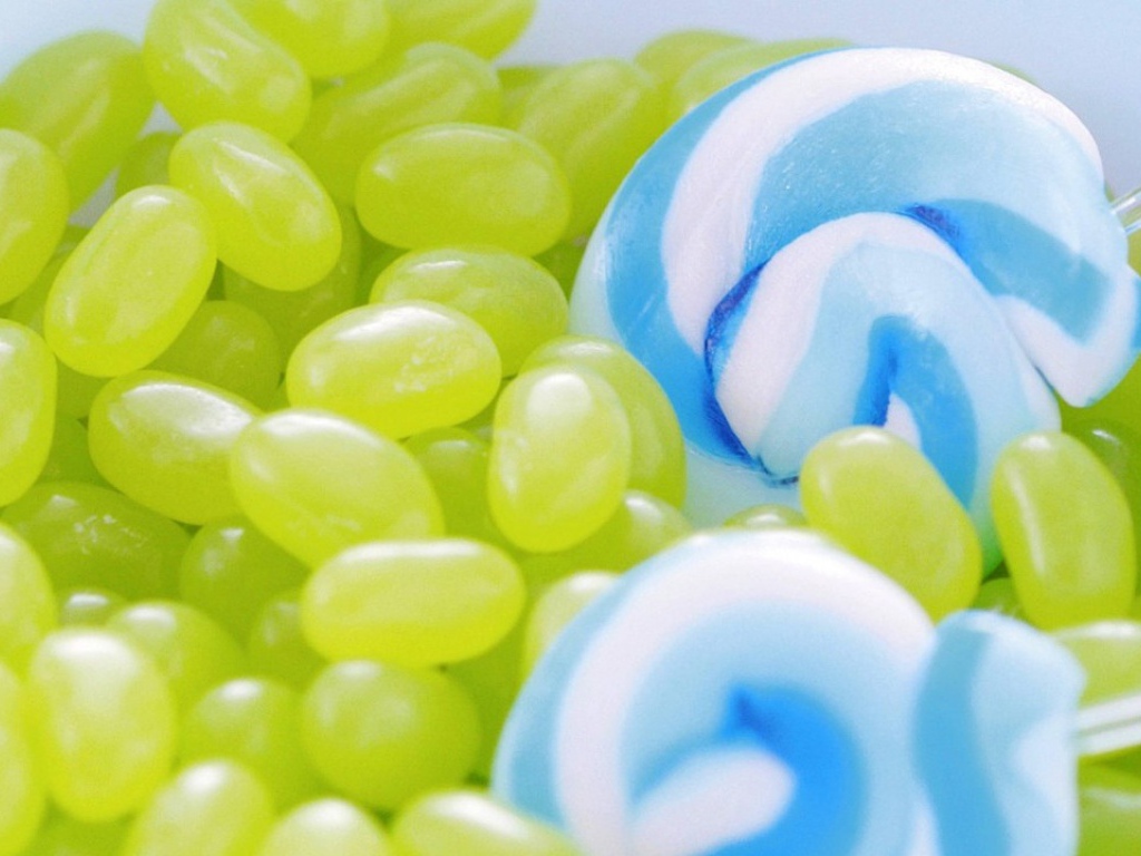 Виноград и леденцы