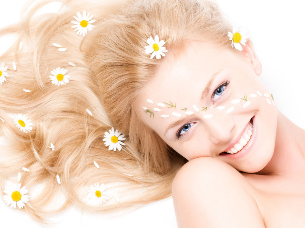 С ромашками в волосах