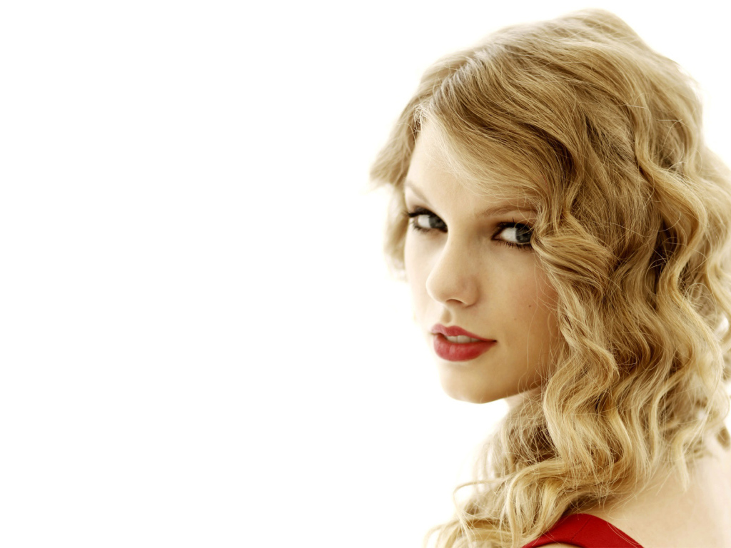 Белокурая модель Тэйлор Свифт
