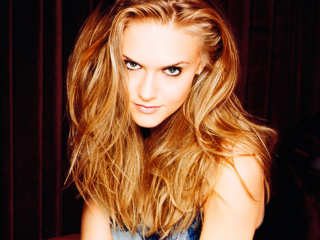 Доминика Свейн