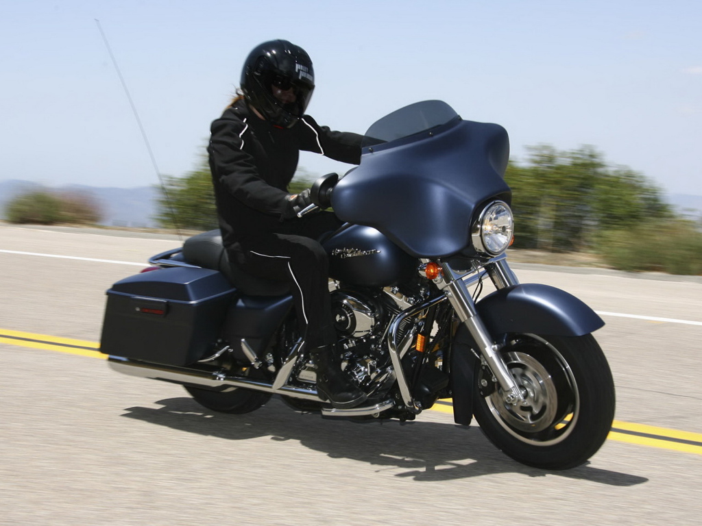 Харлей Девидсон FLHX