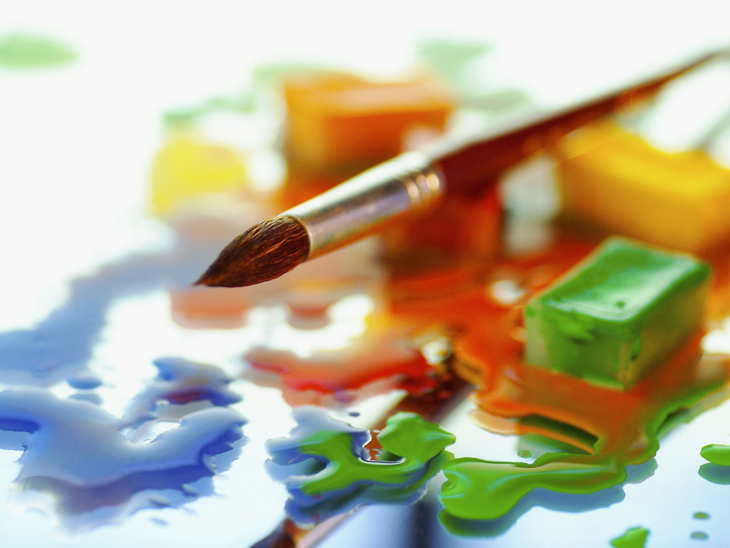 Кисть и краски