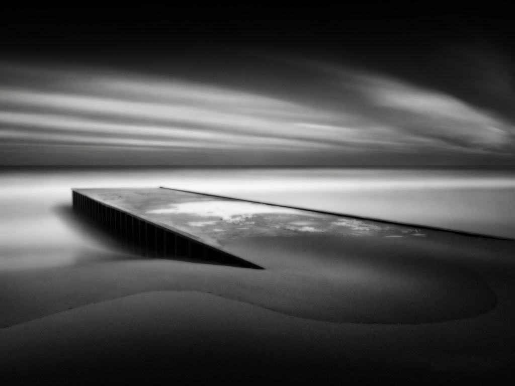 Пелена тумана над водой