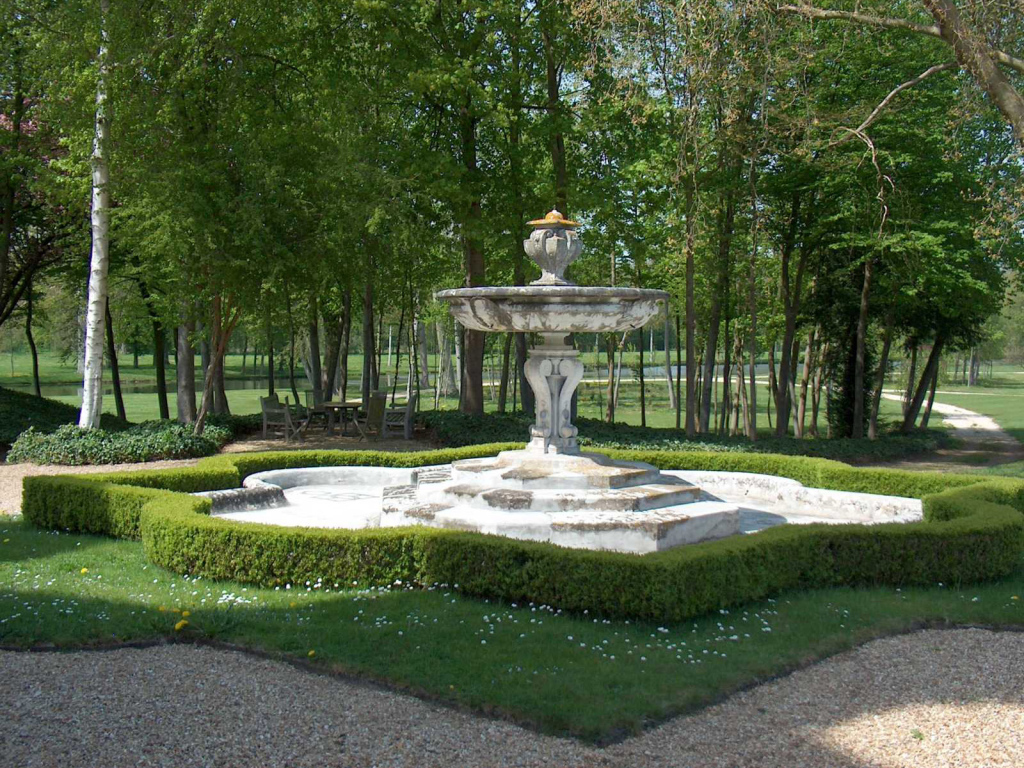 Фонтан в парке