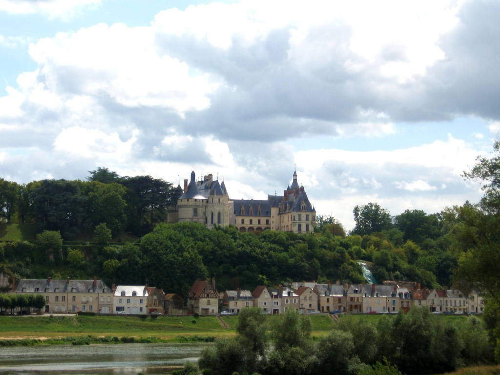 Городок у замка