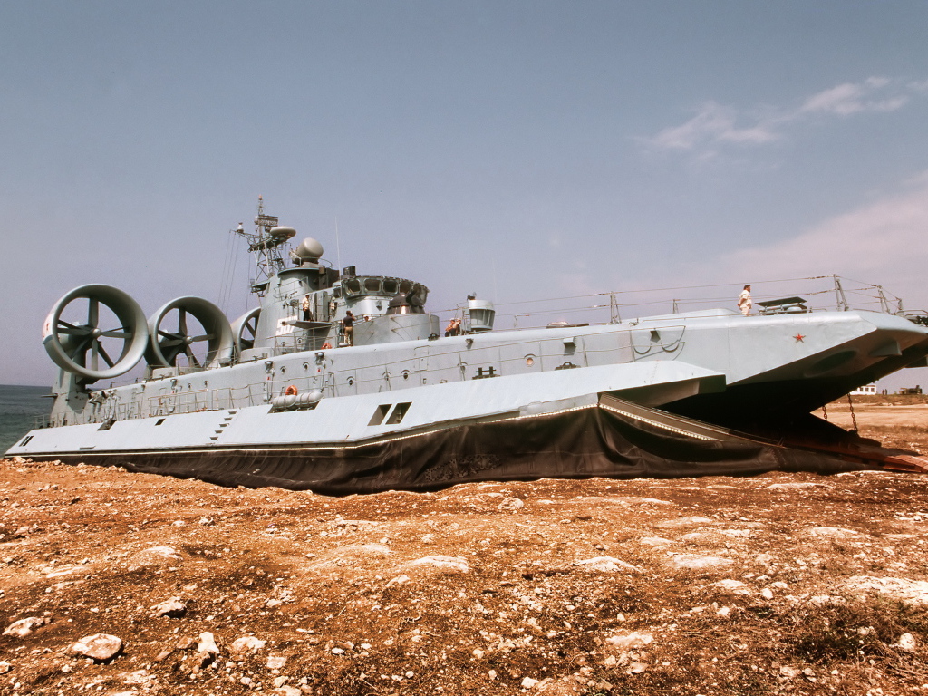 Корабль на воздушной подушке