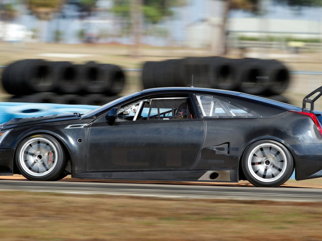 new Cadillac-CTS-V Coupe