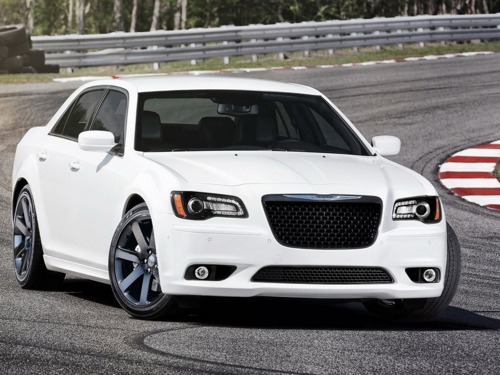 Chrysler-300 SRT8