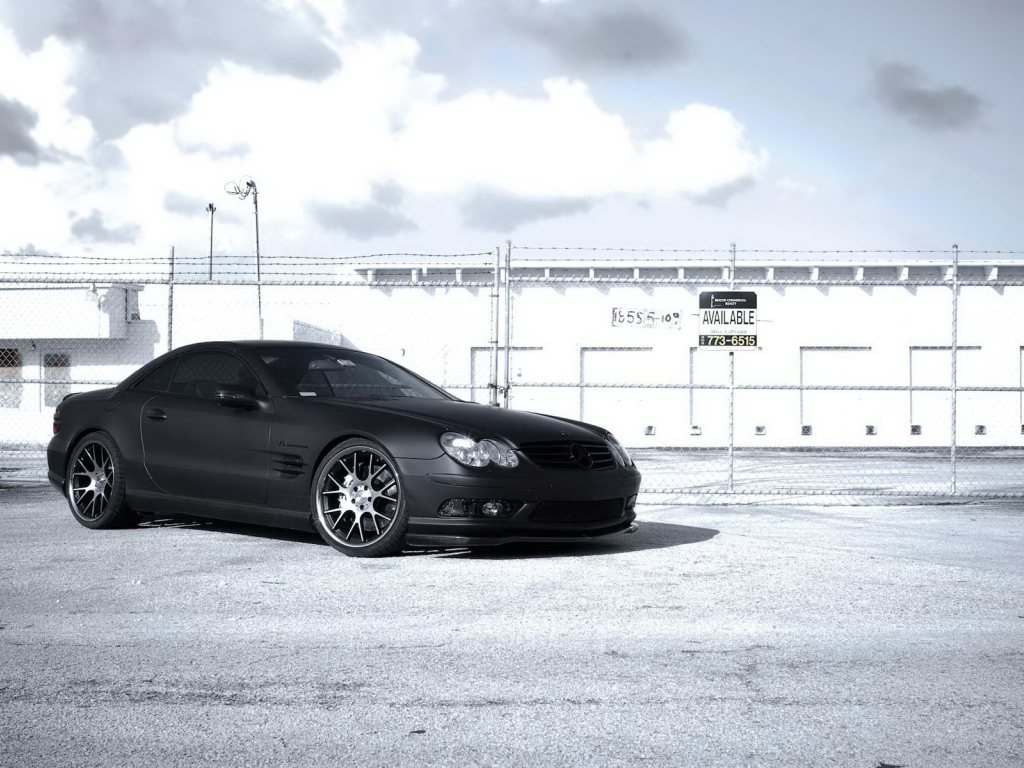 Черный Mercedes Benz SL