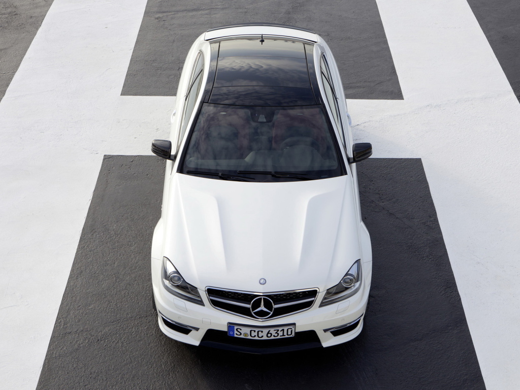 Mercedes-Benz-C-63-AMG-Coupe