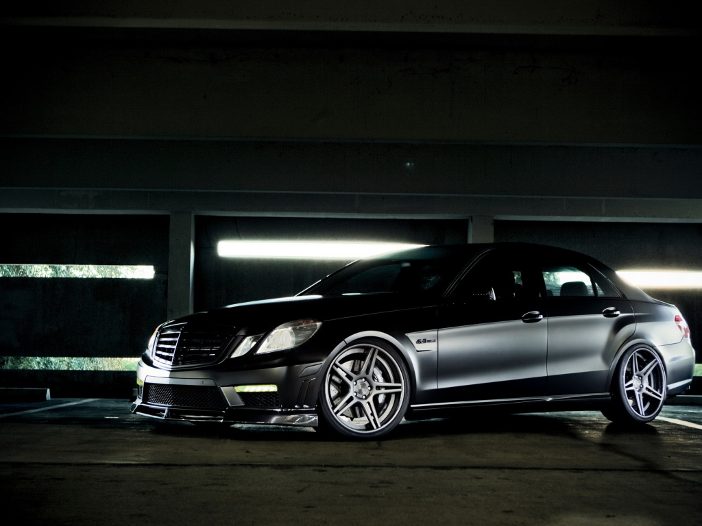 Mercedes-Benz-E63 AMG