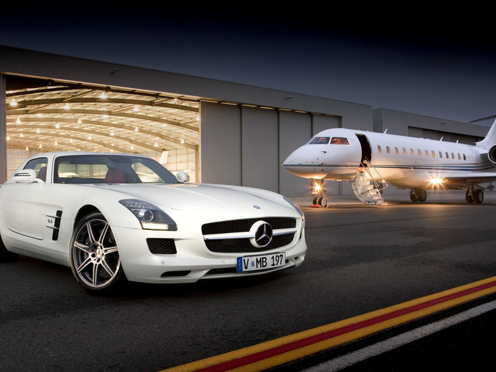 Mercedes Benz SLS AMG