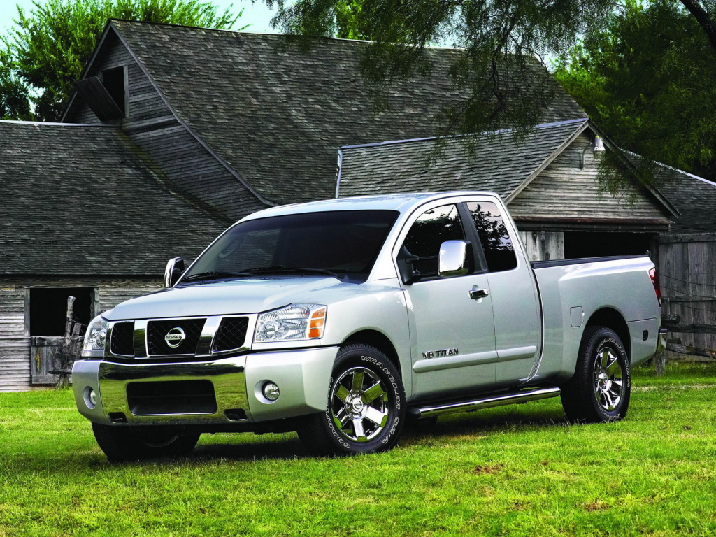 Nissan Titan V8