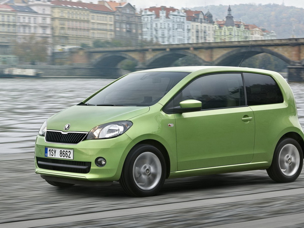 Skoda-Citigo на набережной