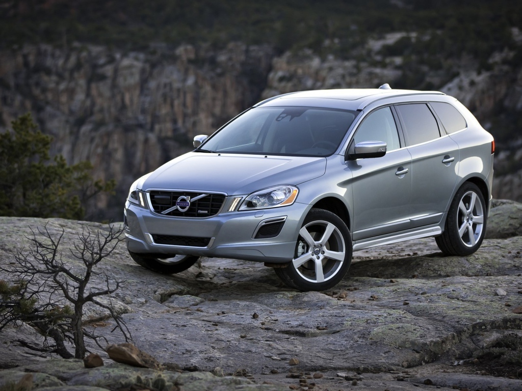 Volvo XC60 в горах