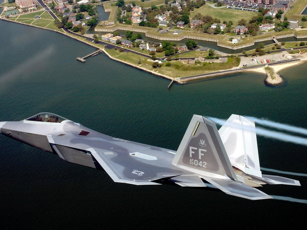 Истребитель в небе