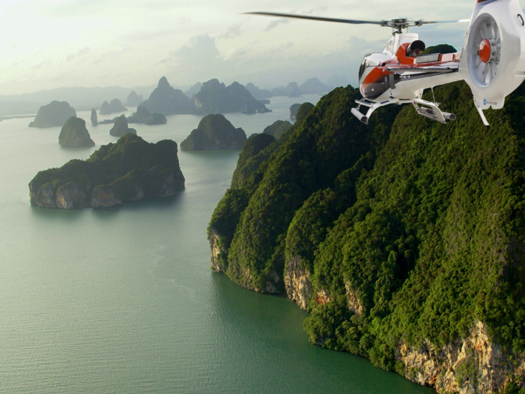 Вертолет над Тайландом