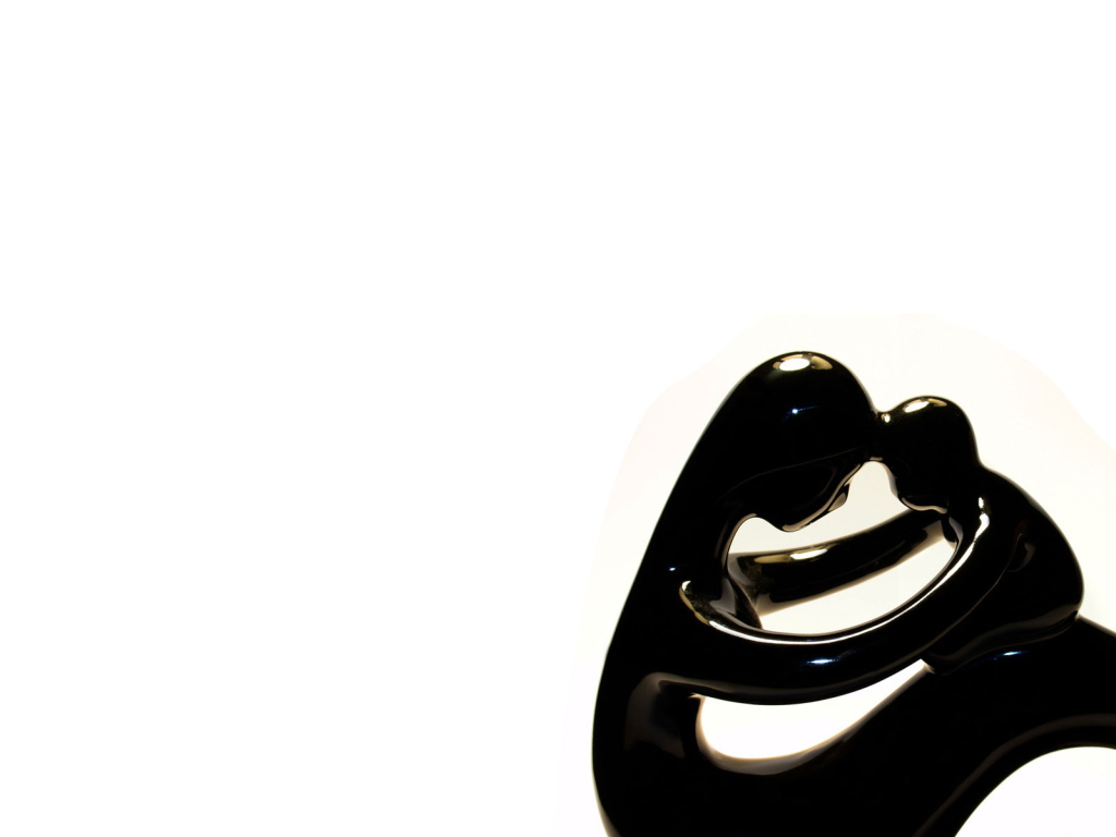 Статуя матери и ребенка