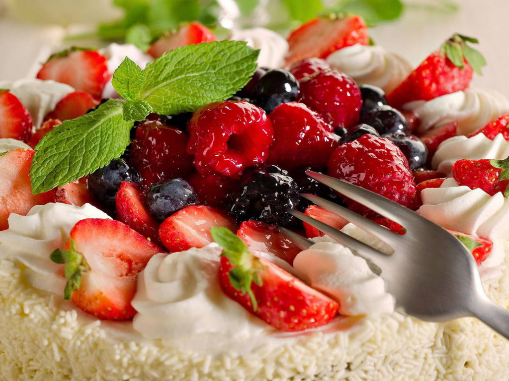 Торт с ягодами