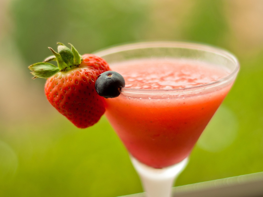 Клубничный коктейль