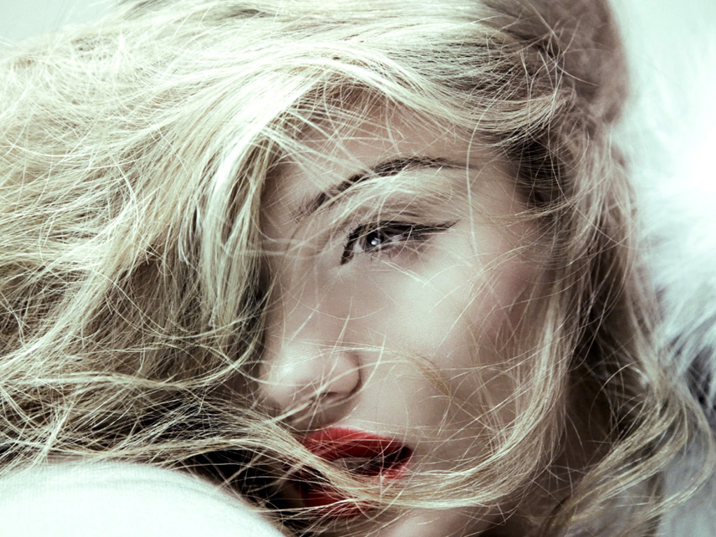 белокурая Rosie Huntington Whiteley