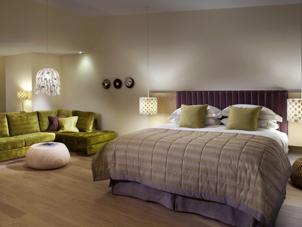 Просторная спальня