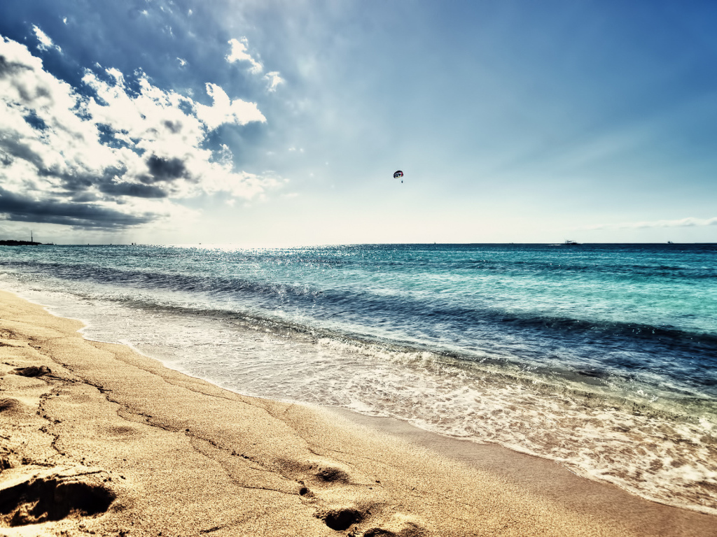 Горячий песок