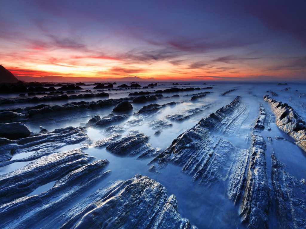 Прибрежные камни