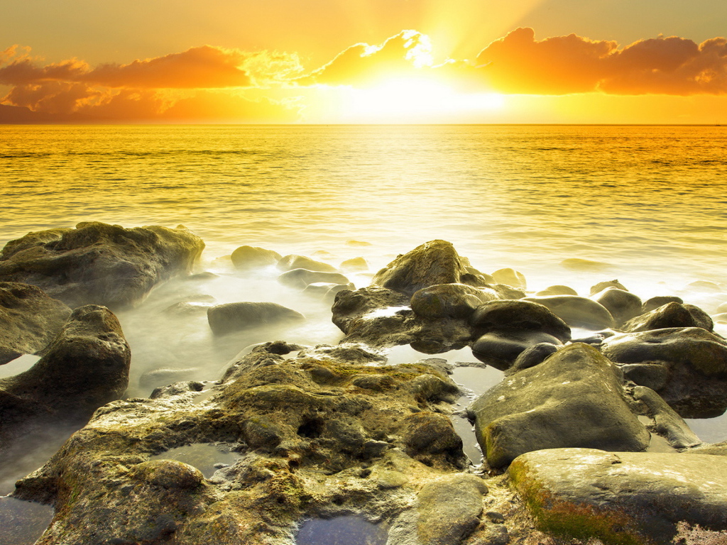 Прибрежные камни