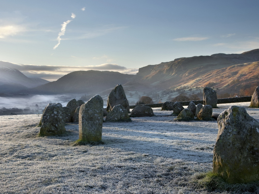 Камни на склоне