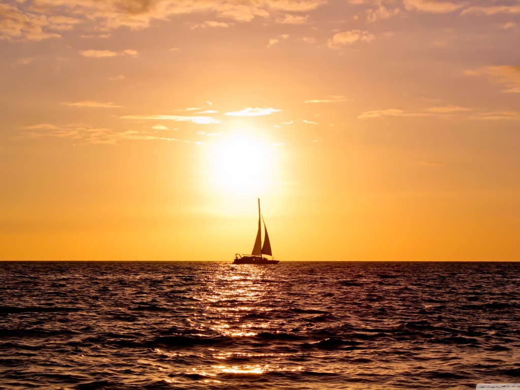Парусник на закате