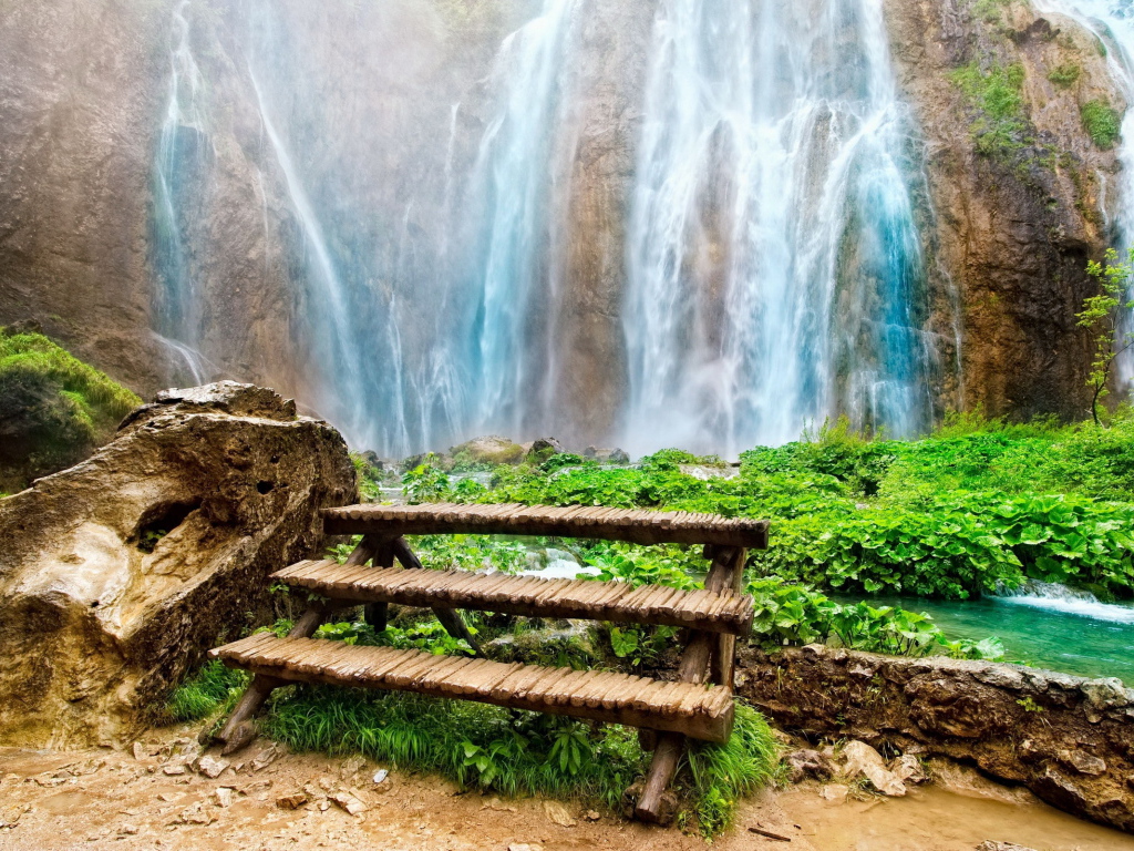 Удивительный водопад