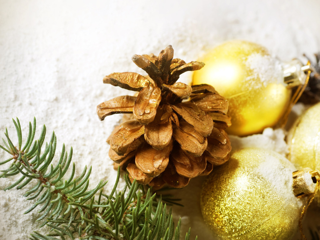 Шишка на новый год