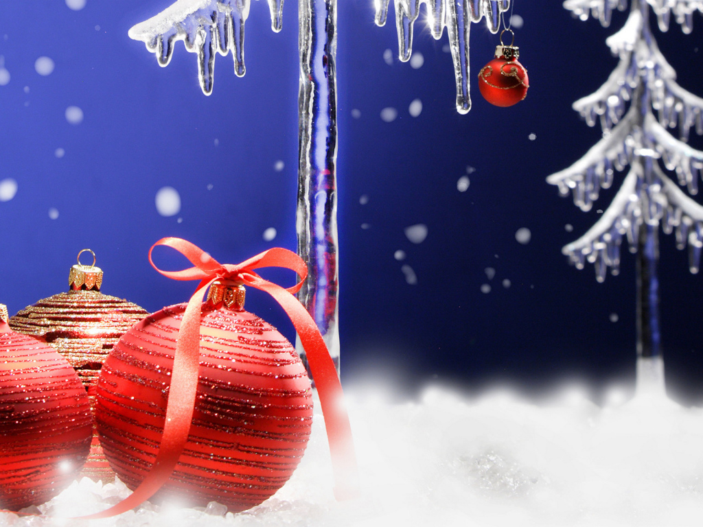 Игрушки и сосульки