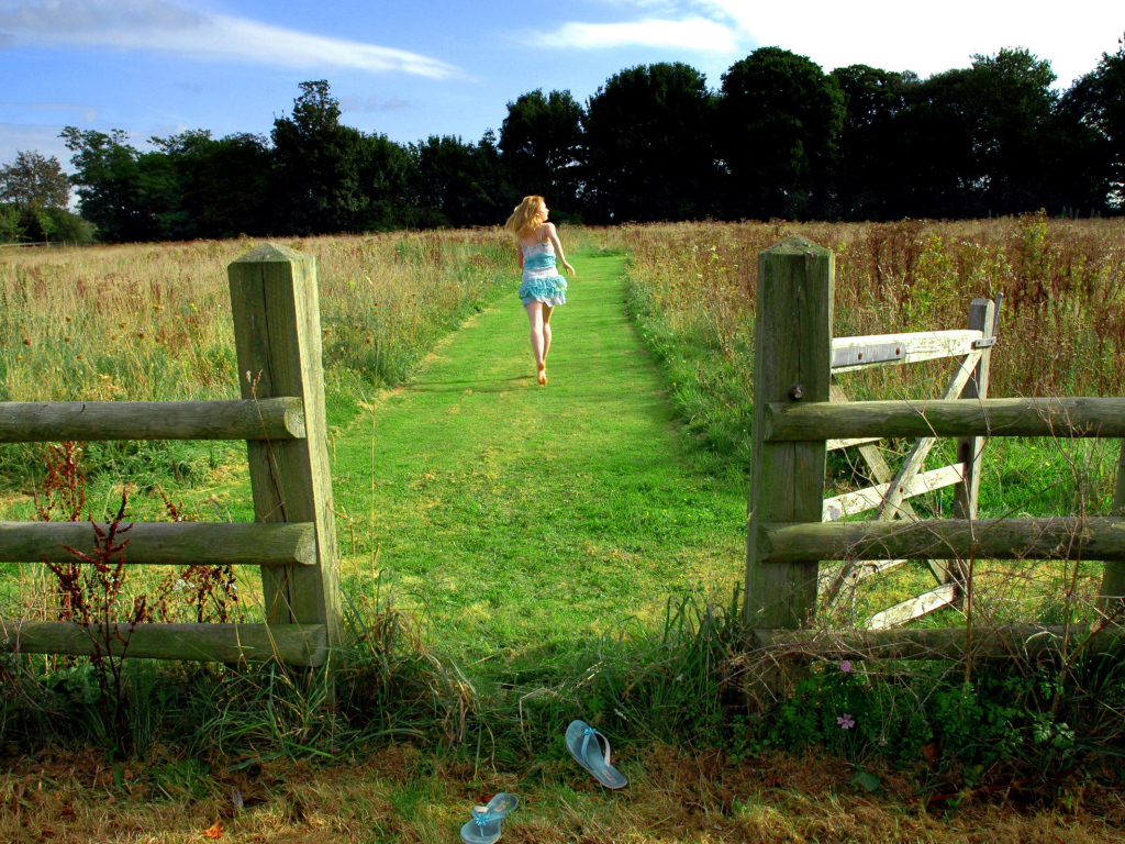 Босиком по траве
