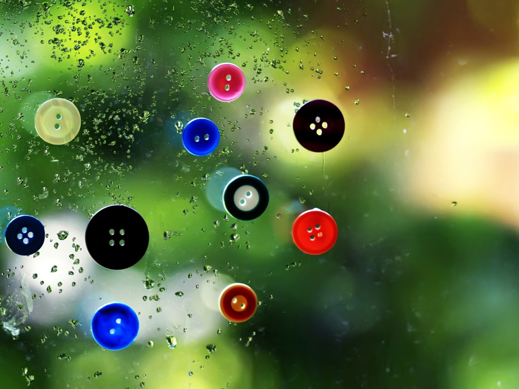 Пуговицы на стекле