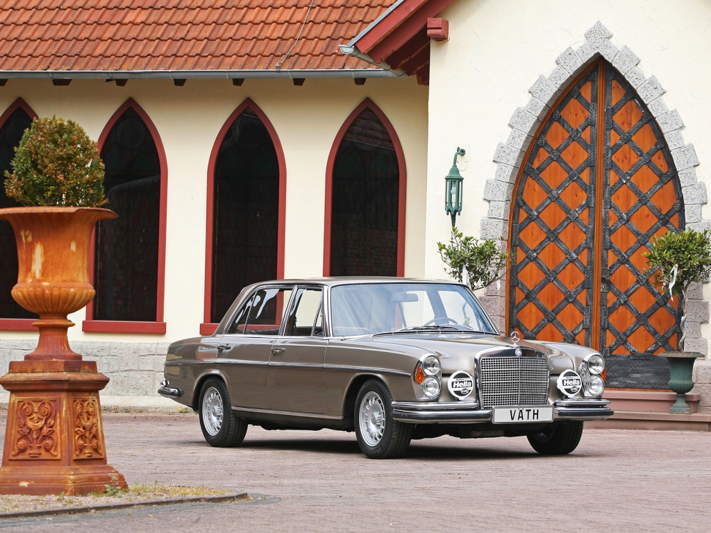 Mercedes Benz 300 SEL
