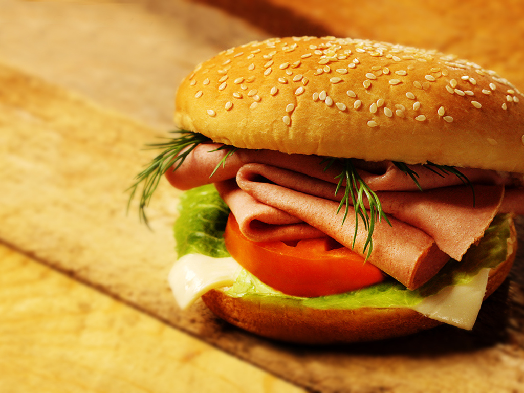 Гамбургер с ветчиной