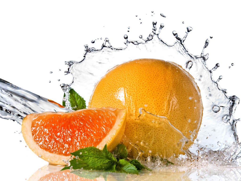 Грейпфрут в воде