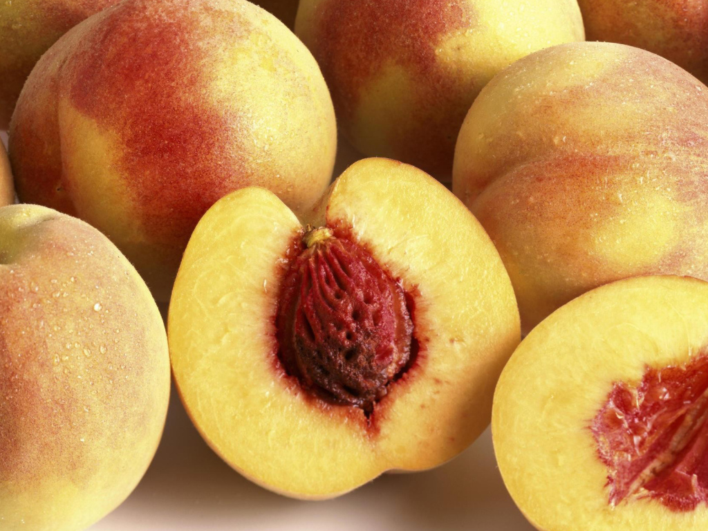 Сладкий персик